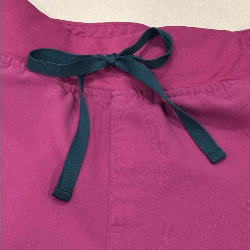 Figs High Waisted Zamora Jogger Scrub Pants Small Tall  PO3121